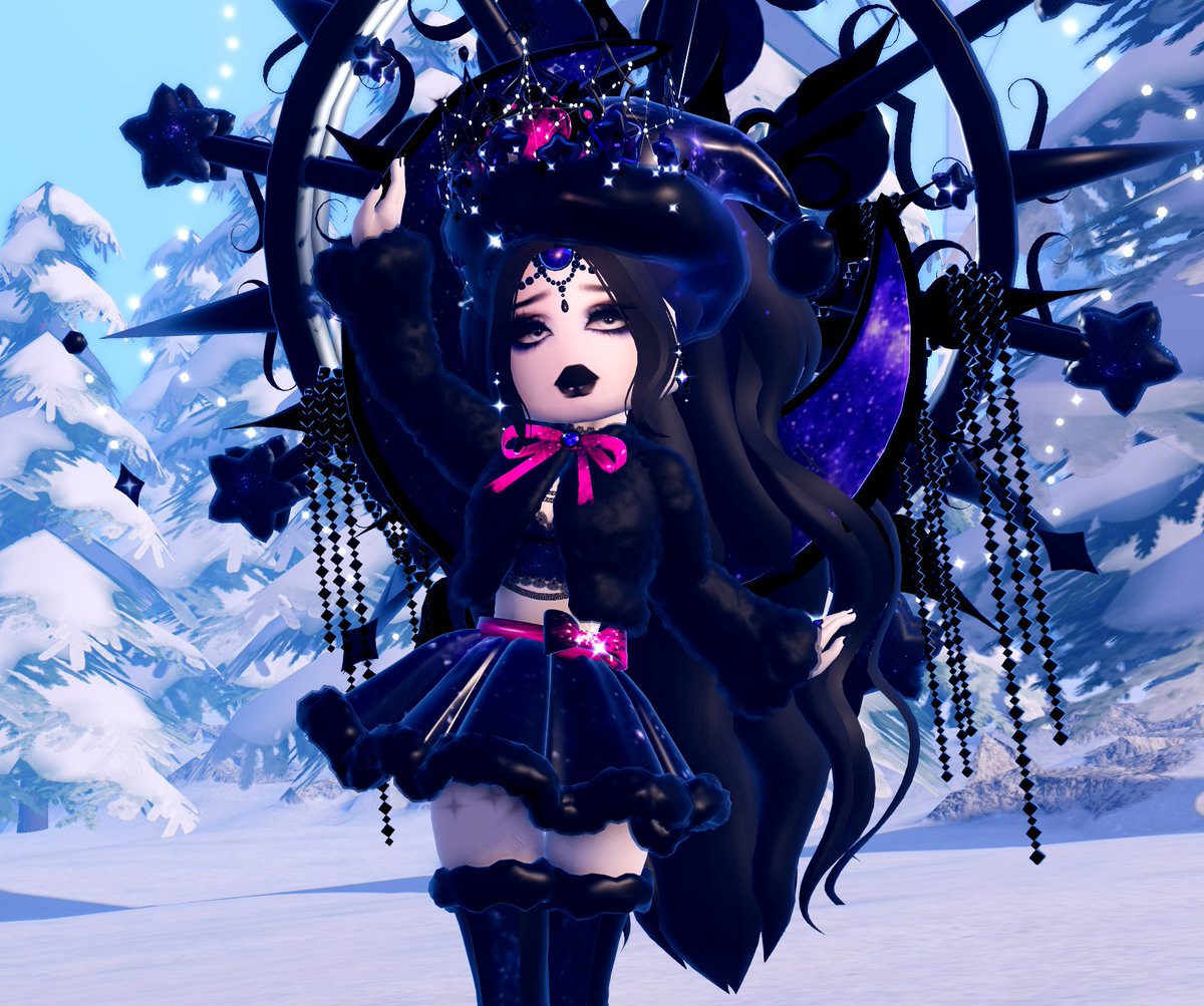 Wishing you a Merry Christmas!! 💫🖤

#RoyaleHigh ❄️