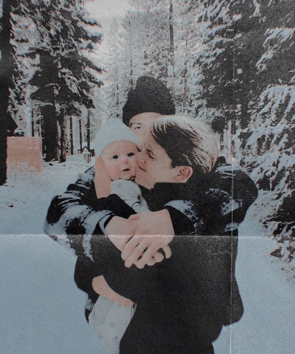 TALES0FSTARS's tweet image. ᅠᅠ
ᅠᅠ
ᅠᅠ
 ᅠᅠᅠᅠ 𝙼𝙴𝚁𝚁𝚈⠀🎄ᅠ𝑐HRIST𝗠𝗔𝗦
ᅠ 𝕭𝖨𝖱𝖣𝖶𝖧𝖨𝖲𝖳𝖫𝖤—𝐶𝖴𝖫𝖫𝖤𝖭ᅠ𝑓𝑎𝑚𝖎𝖑𝐲ᅠ 
⠀⠀ᅠ،  ་ᅠᅠ𝒟EC , 𝟸𝟻ᵗʰ /  𝟮𝟬𝟮𝟱.
ᅠᅠ
ᅠᅠ
ᅠᅠ