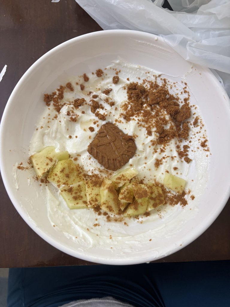 caloreece's tweet image. guis r we fucking with the yogurt bowl #edtwt #foodtwt