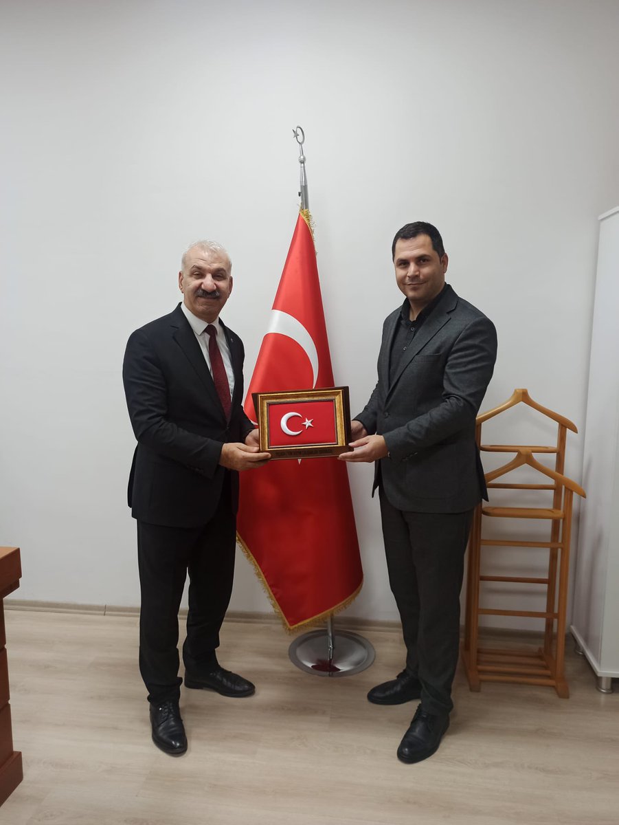 kestel_mem's tweet photo. 📍TEÇ-SEN İl Başkanı Adem Demir, Yönetim Kurulu Üyeleri ve İlçe Başkanı Ahmet Bürkek, İlçe Millî Eğitim Müdürümüz Ahmet Uzun’u makamında ziyaret ederek hayırlı olsun dileklerinde bulundular.
@ahmetuzun5816 
#kestelmem https://t.co/6mj22mqyok