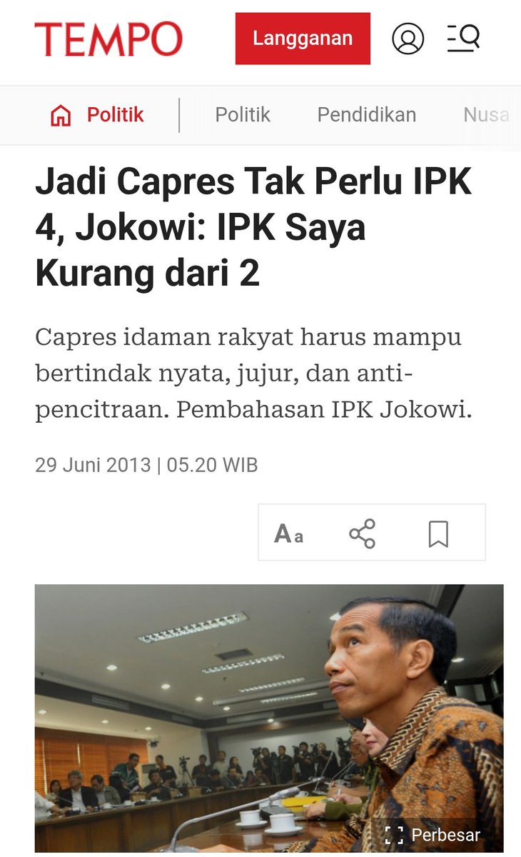 DokterTifa's tweet image. Pengakuan paling jujur dan mungkin satu-satunya kejujuran dari seorang Joko Widodo adalah di bulan Juni tahun 2013.

Ketika itu di acara Seminar di UII Yogyakarta, bersama dengan Prof  Mahfud MD dan Prod Syafii Maarif (alm) saling cerita tentang IPK semasa kuliah.

Dengan…