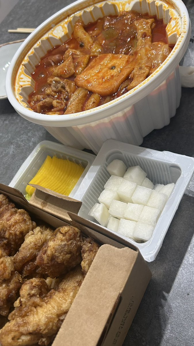 pin_9h's tweet photo. 개떵개 https://t.co/AMgzAY9a8e