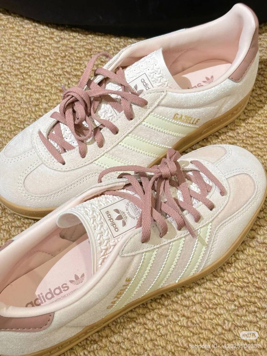 xalivyy's tweet photo. Elegant tones and refined design—Adidas Gazelle Pink truly stands out🌸🌷 https://t.co/Jx2ZQgaHzi