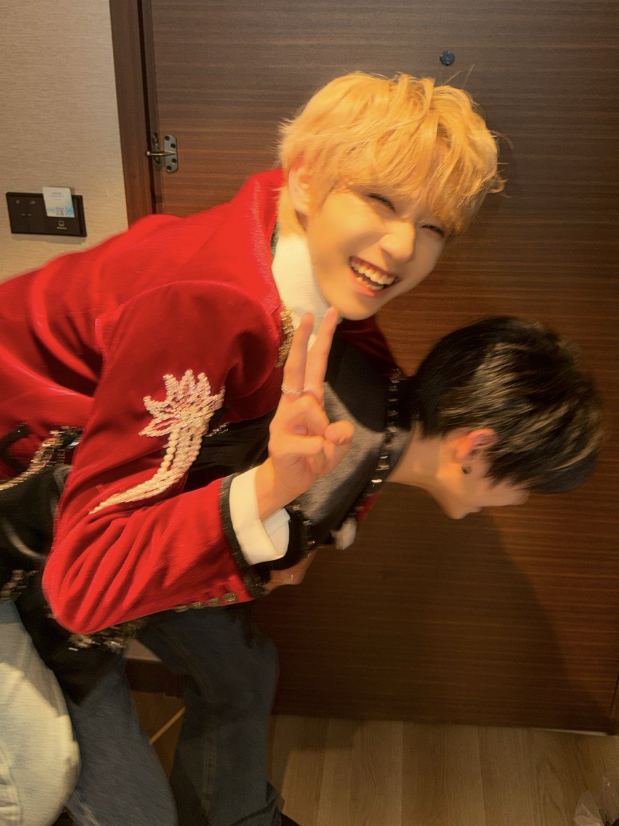 AHOF_official's tweet photo. 다이스케 생일 축하해
너 입벌리고 자는 사진밖에 없어서 갤러리에 있는건 차마 못 올림

#AHOF #아홉
#HAN #박한 https://t.co/GrQ2OkZvGz