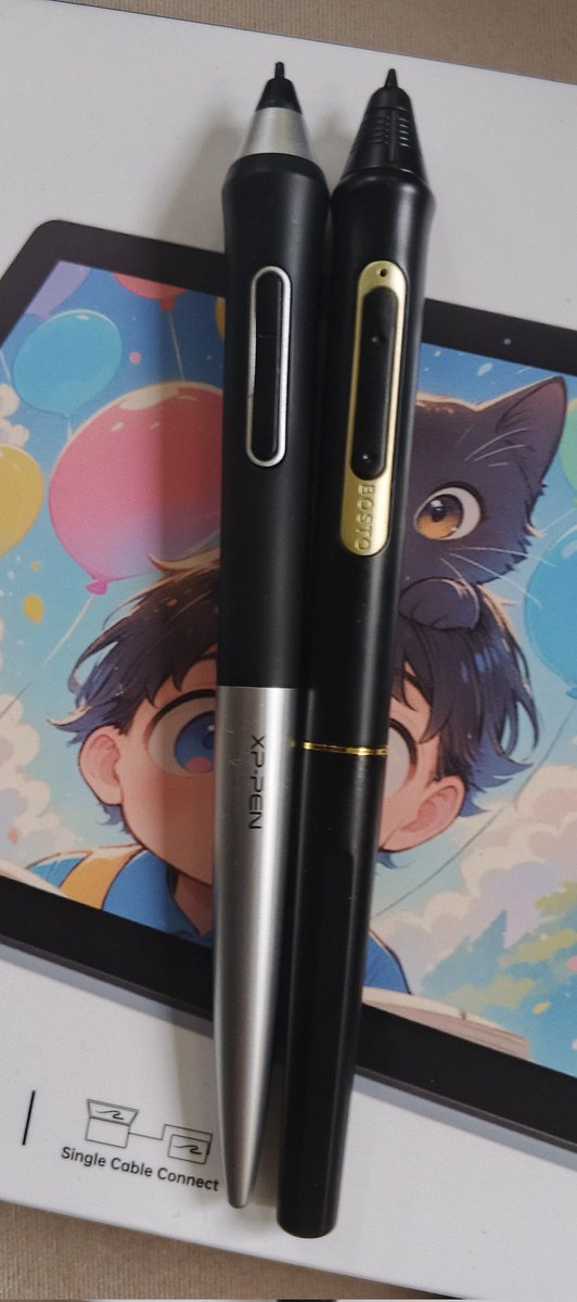 testeage2021's tweet photo. Look how small Is my new graphic tablet Bosto display, according from my old XP pen Deco pro! And the pen wow IT has gold on it!🤩✨ #Rayman #Ubisoft #Art #Graphictablet #xppen #Bosto https://t.co/PeeL3Mn9QW