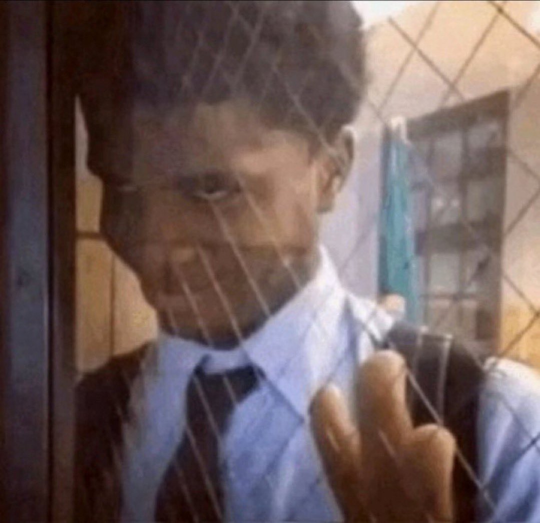 Your girlfriend watching you break up with her so she can be with the man she truly loves😏