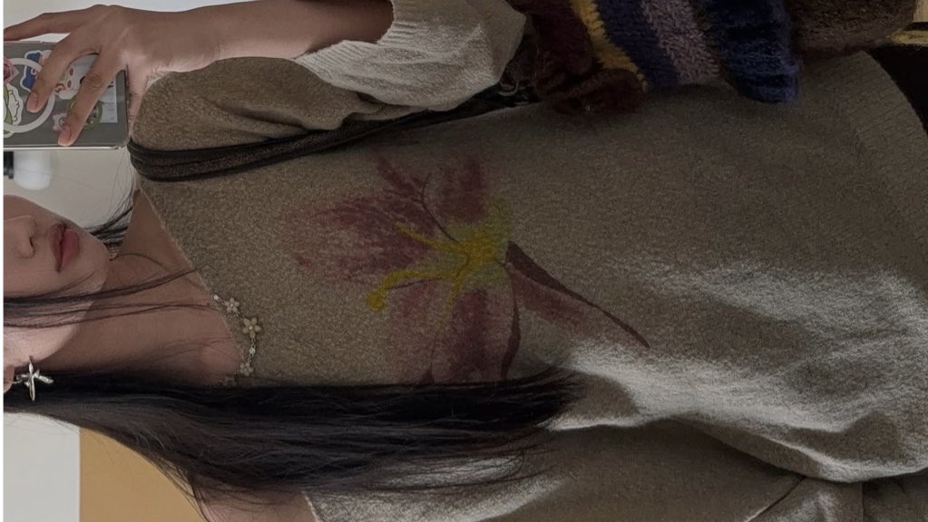 lerbtoyou's tweet image. พี่ตูใส่เสื้อแบรนด์นี้อีกแล้ว ปาดไหล่สวยมาก
#tontawan #intuyou