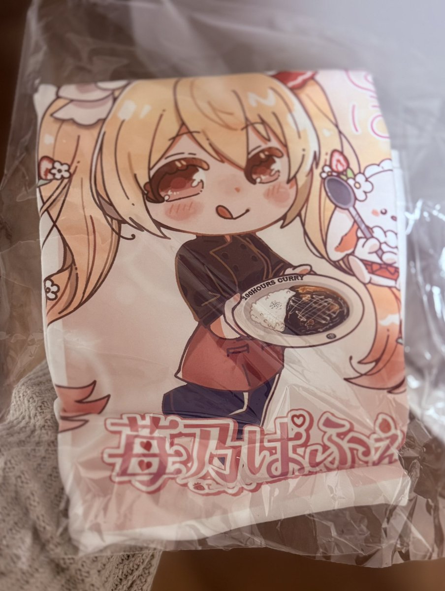 「苺乃ぱふぇさんコラボ、100時間カレーの特典Tシャツ届きました!! まさか自分で」|狼少年🔸のイラスト