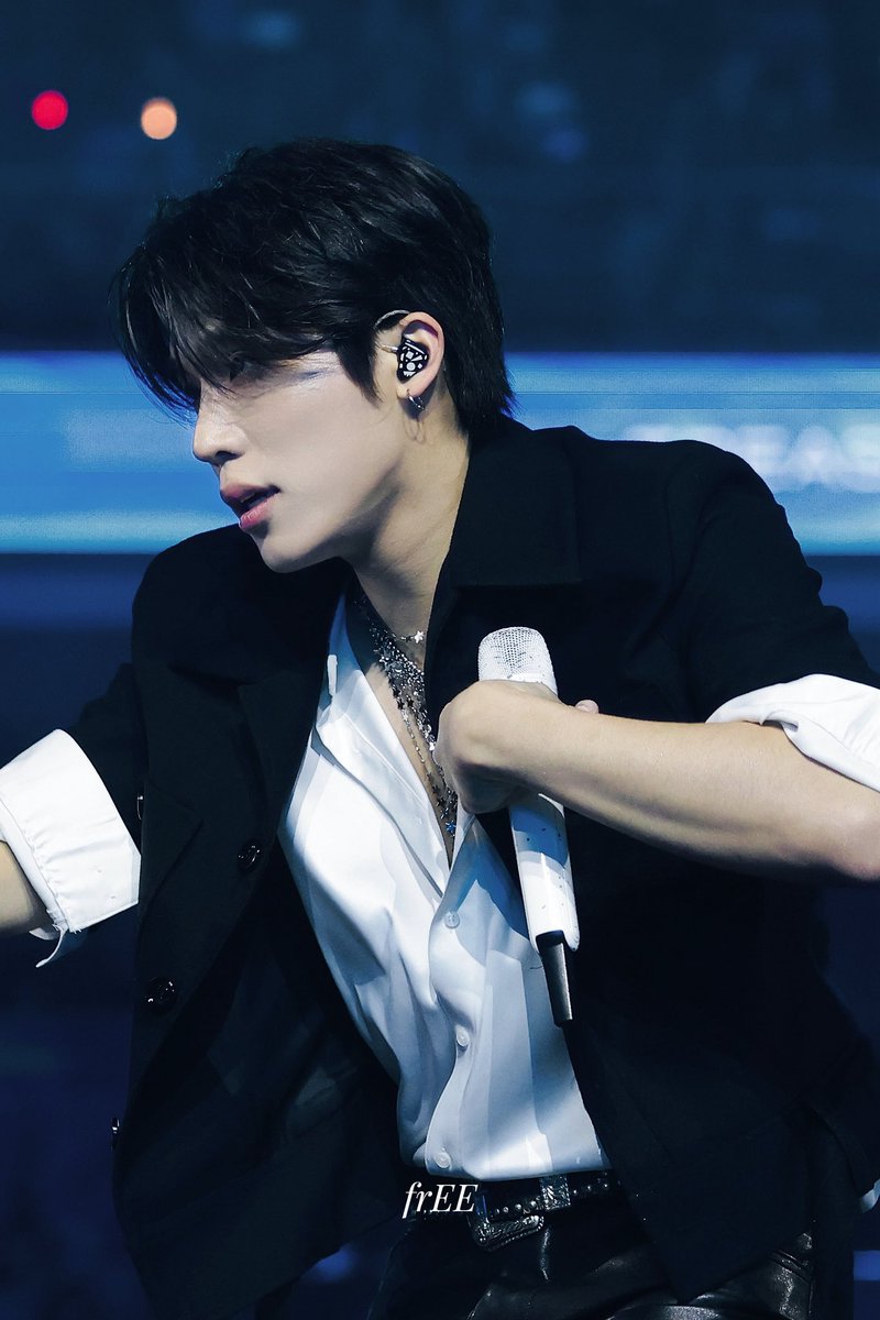 FrEeeEEe_7's tweet image. 251225 SBS

#박정우 #PARKJEONGWOO #ジョンウ
#트레저 #TREASURE