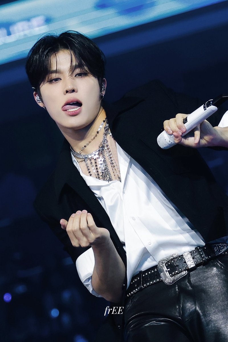 FrEeeEEe_7's tweet image. 251225 SBS

#박정우 #PARKJEONGWOO #ジョンウ
#트레저 #TREASURE