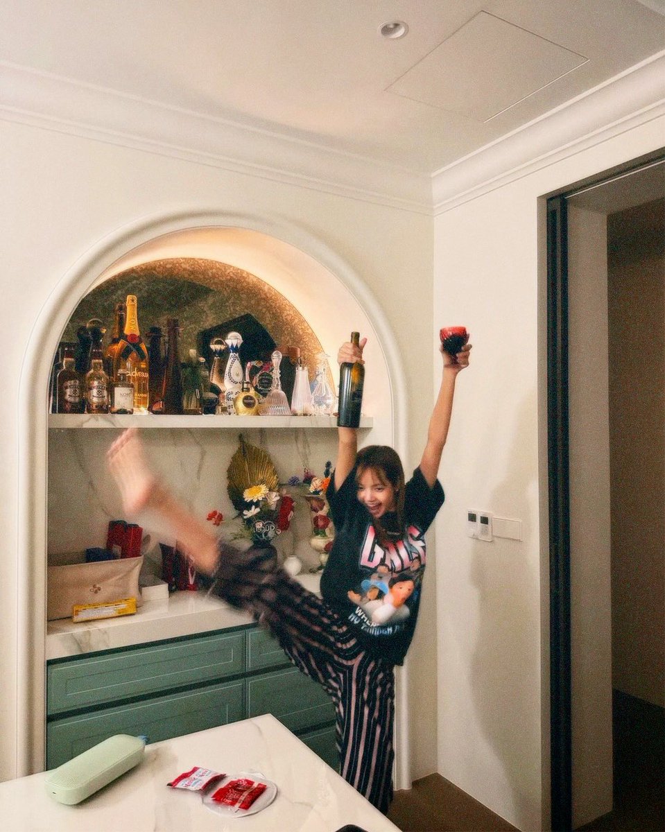 yk2aii's tweet image. i love her so much she is such a ball of sunshineeee