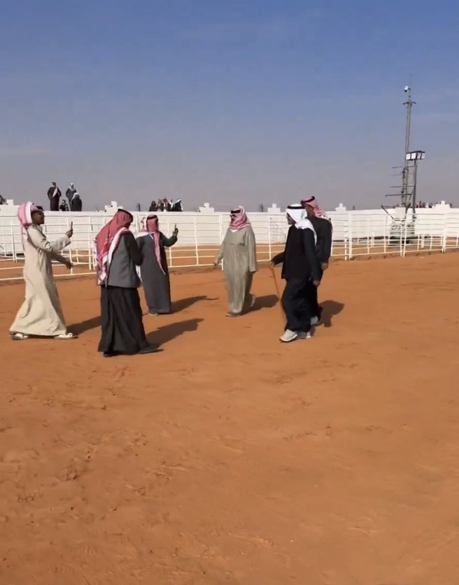 محمد بن عايض tweet media