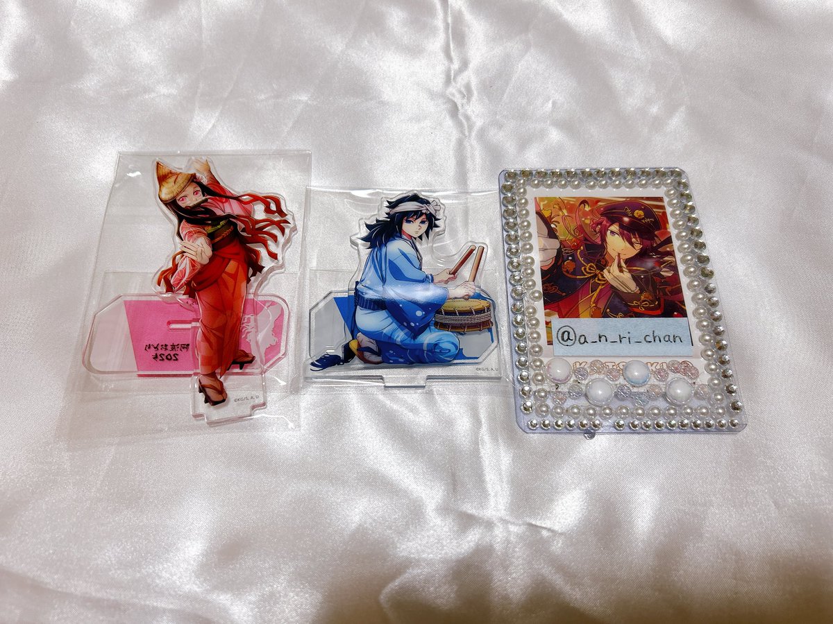 a_n_ri_chan's tweet photo. 【交換 】鬼滅の刃 阿波おどり 阿波踊り アクリルスタンド アクスタ

譲：禰豆子 義勇
求：友人分→煉獄杏寿郎or炭治郎 当方分→伊之助

条件
〇義勇は禰豆子を抱き合わせ
〇義勇の交換は杏寿郎＞炭治郎での優先順位
〇杏寿郎が最優先なので即決でお取引可能
〇郵送でのお取引 https://t.co/JRnqTZEe8g