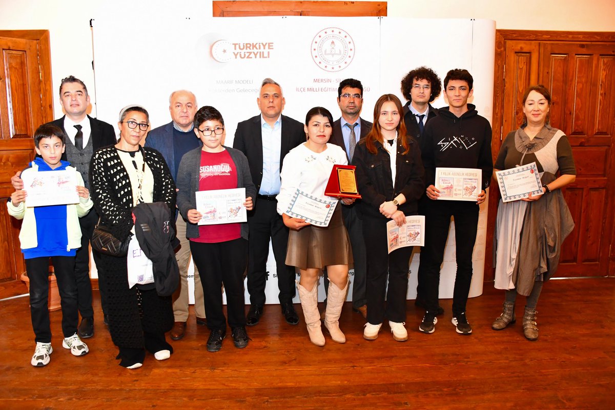 EBA’nın Yıldızları Yarışması’nda İl İkincisi olan öğrencimiz Eymen Efe Sarıkaya, Okul Müdürü Tevfik Fikret Yıldız ile birlikte İlçe MEM Müdürü Fevzi Kültiğin Eroğlu tarafından kabul edildi. 

<a href="/MersinMEM/">Mersin İl Millî Eğitim Müdürlüğü</a> 
<a href="/Muhammed0744/">Muhammed ÖZDEMİRCİ</a> 
<a href="/SilifkeArGe/">Silifke Mem</a> 
<a href="/kltiinerolu/">Fevzi Kültiğin Eroğlu</a> 
<a href="/TevfikfikretyZ/">Tevfikfikretyıldız</a>