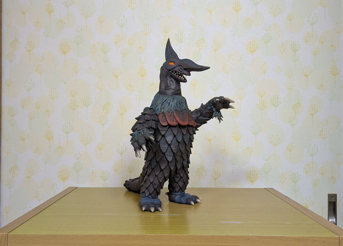 大怪獣シリーズのオイル超獣オイルドリンカー(発光ver.)を開封