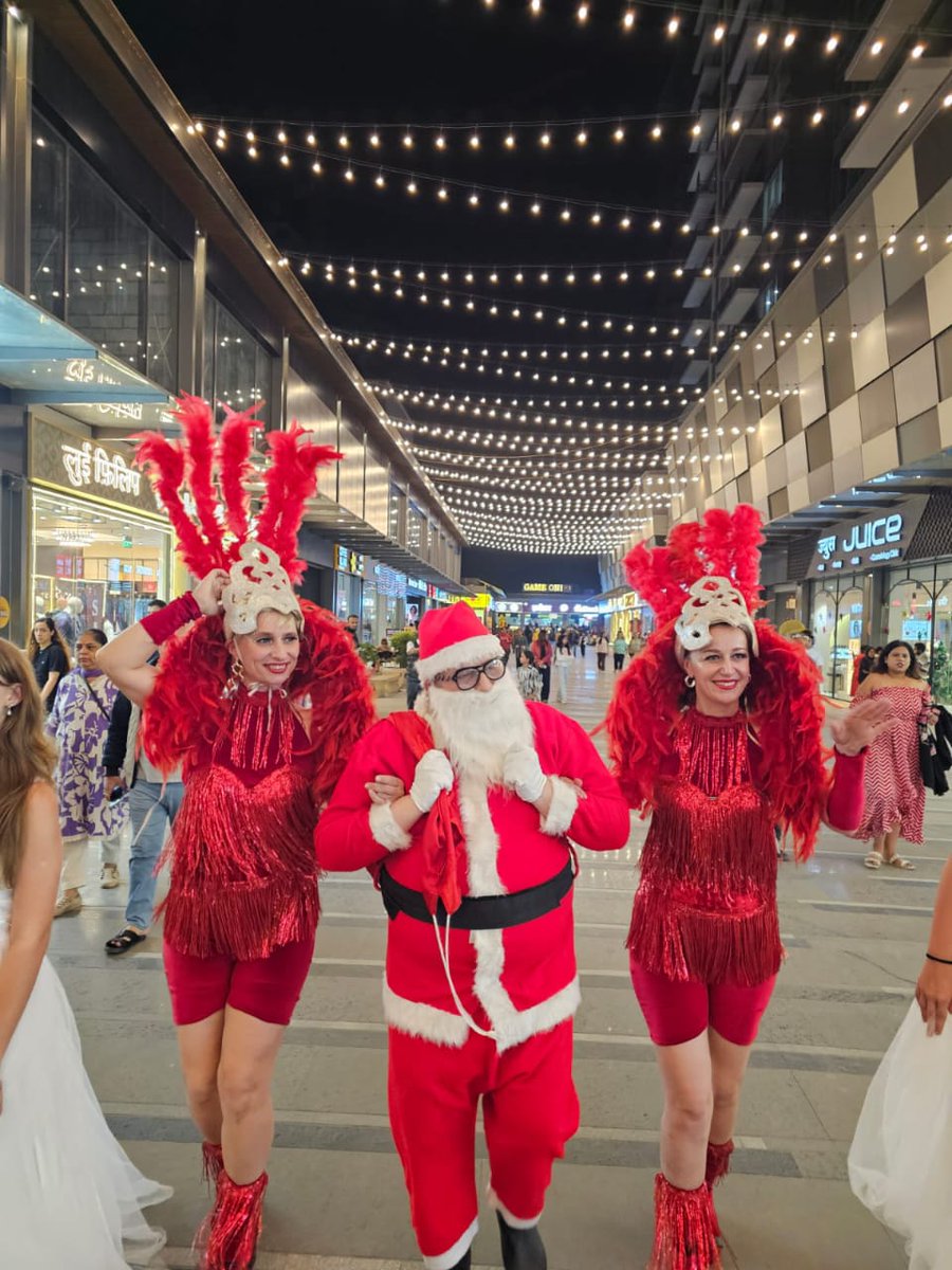 Spectrum__World's tweet photo. Celebrating Christmas with joy, love, laughter, and magical holiday moments 🎄✨
#ChristmasCelebration #HolidayVibes #FestiveSeason #XmasJoy #MerryMoments #SpectrumEvents https://t.co/MbCd7GqGnq
