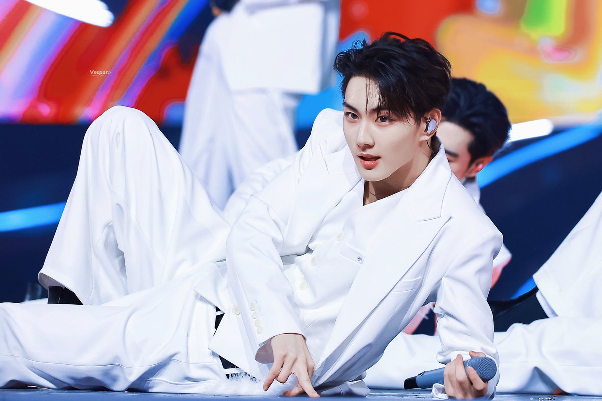 lip ≽^•⩊•^≼ (@lovedgarden) on X