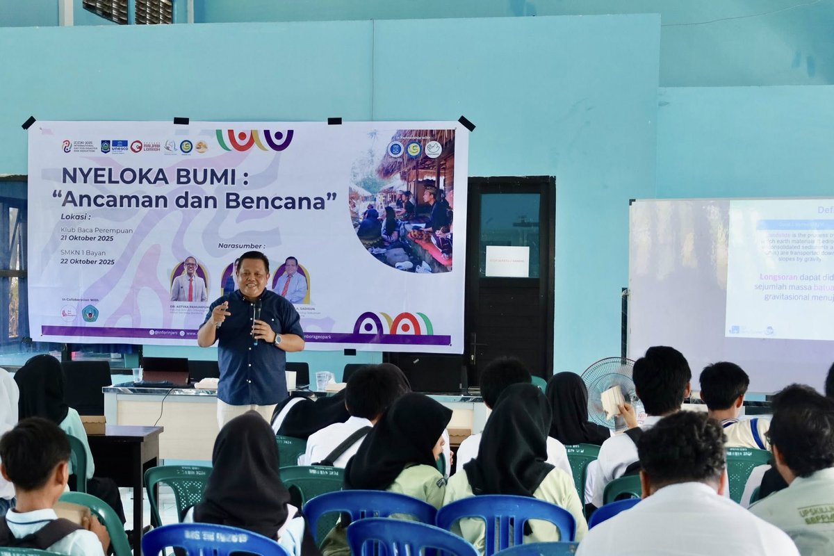1) Sesi berbagi materi mengenai aspek bahaya longsoran dalam rangka pengembangan platform edukasi bencana berbasis sains untuk mewujudkan komunitas tangguh #longsor #longsoran #landslide #bahayalongsor #landslidehazard #platformedukasi #geohazard #bencana #disaster #Lombok