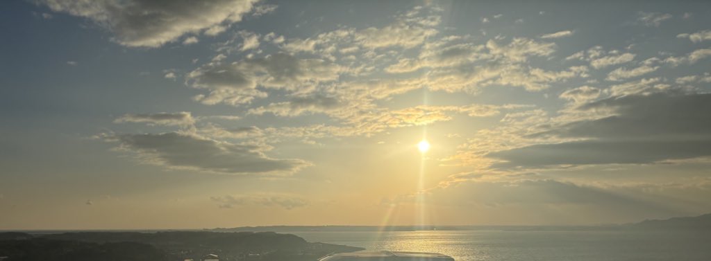 我が街のシンボルも
クリスマス仕様🎄

天気はいい方がいいなぁ😊