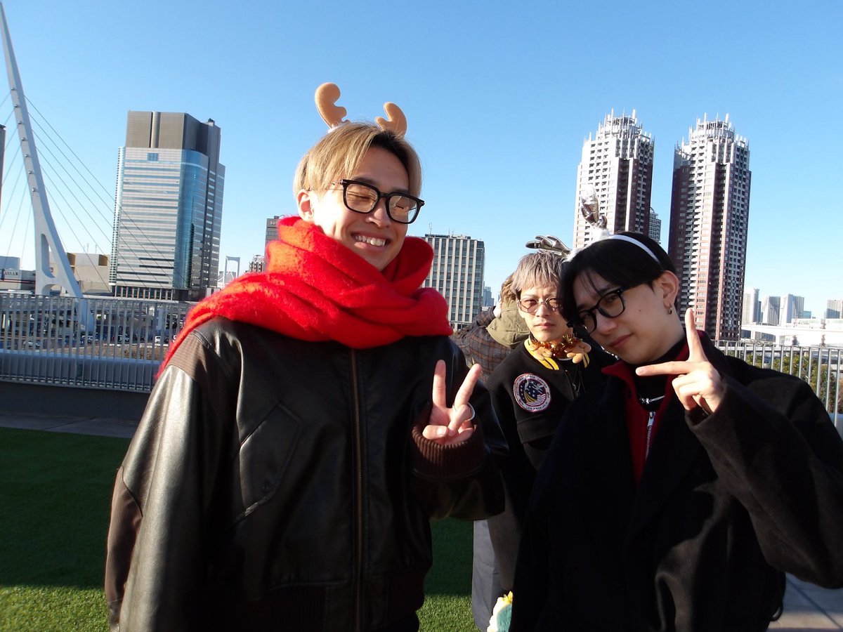 avex_ROYALBRATS's tweet photo. TikTok撮影の合間🎅⛄️

https://t.co/kmjhatViuk https://t.co/f4ui4Fac7K