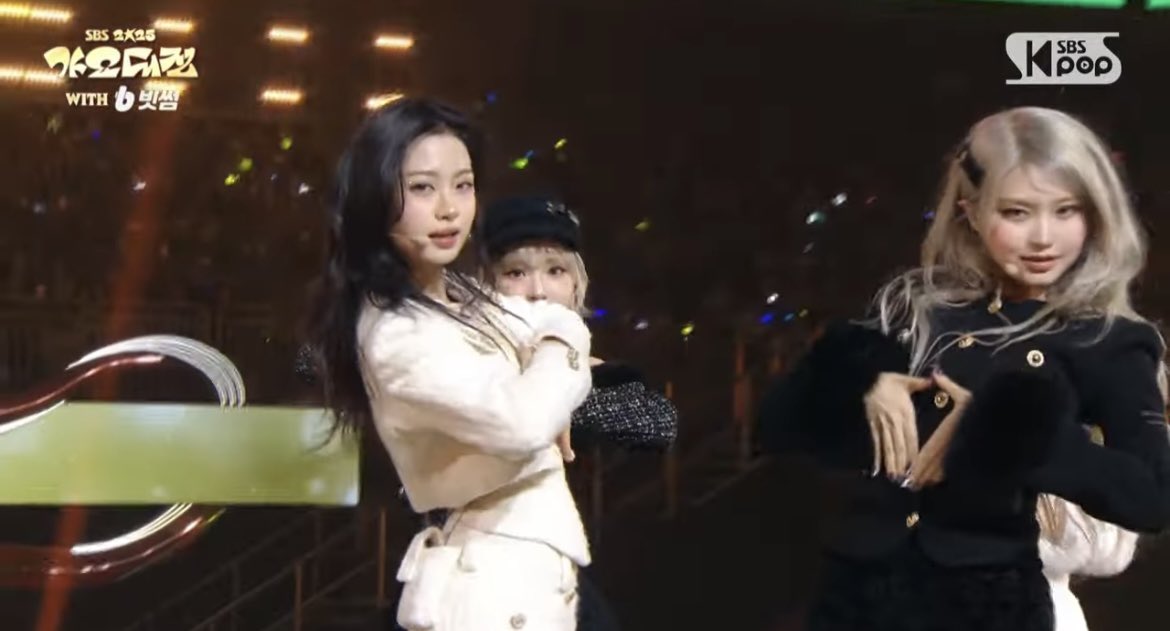 KiiiKiii at #SBS歌謡大典 I DO ME × XOXZマッシュアップ！ KiiiKiii