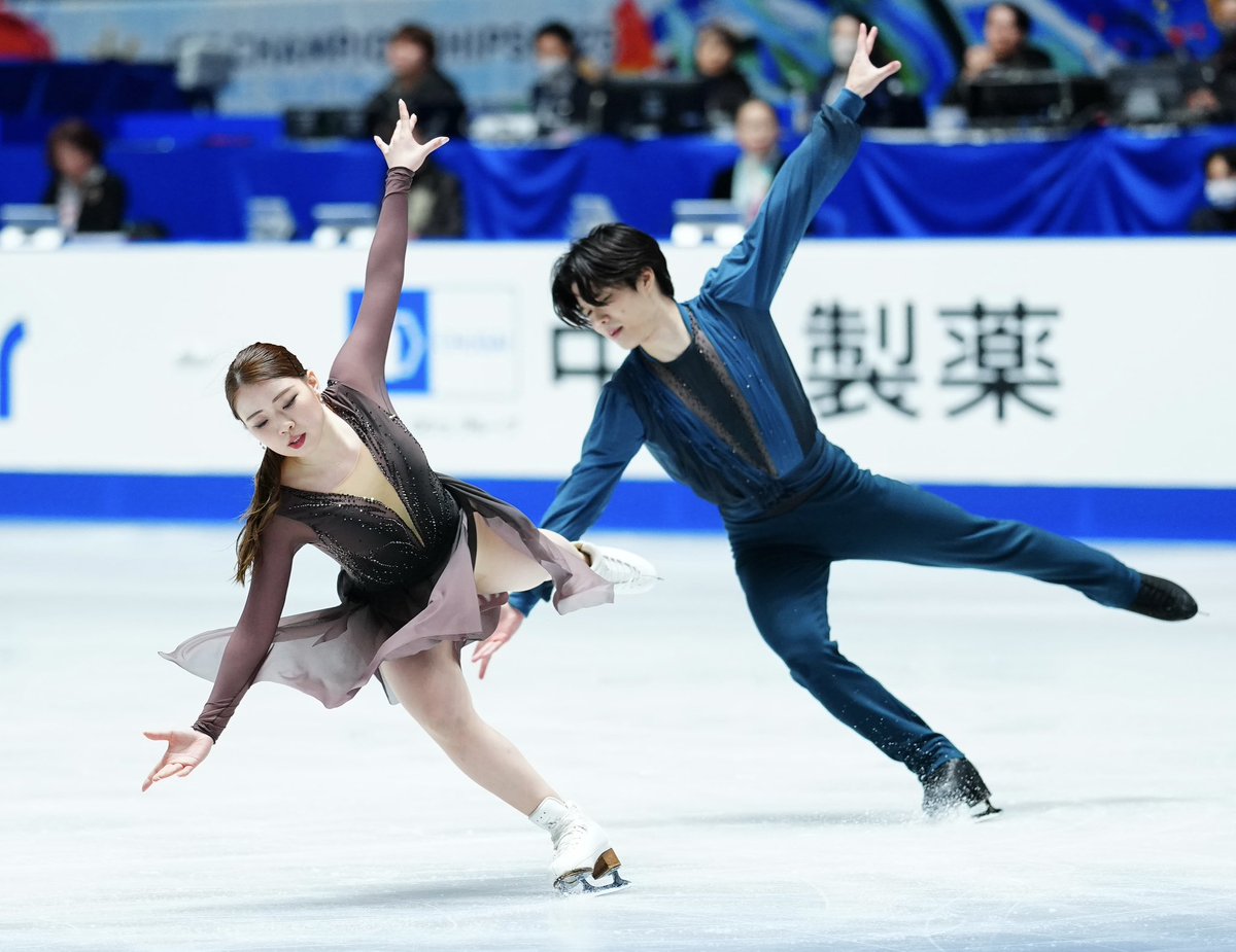 Rika Kihira 紀平梨花 tweet media