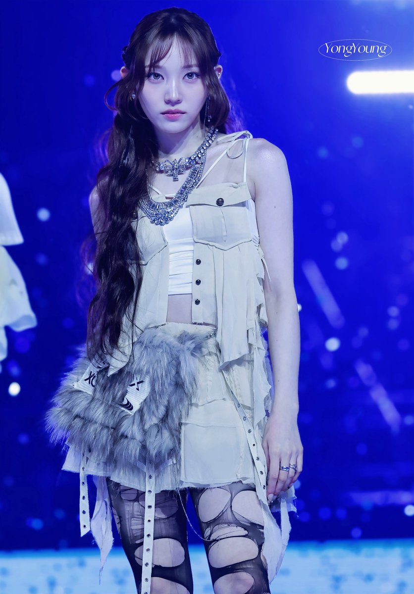 251225

#영서 #YOUNGSEO #올데이프로젝트 #올데프 #ALLDAYPROJECT #ADP