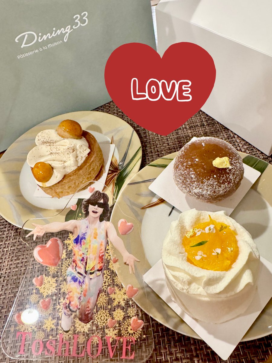 Toshlove_aloha's tweet photo. クリスマスケーキ♡
みっちゅの味でしあわせなう😘
このタルトタタンが、、、🍎
今まで食べたタルトタタンの中で一番美味しくて感動した🥺✨🍎
やはり浅井さんは天才だ👏✨
#Dining33 https://t.co/PKs2Md74SP