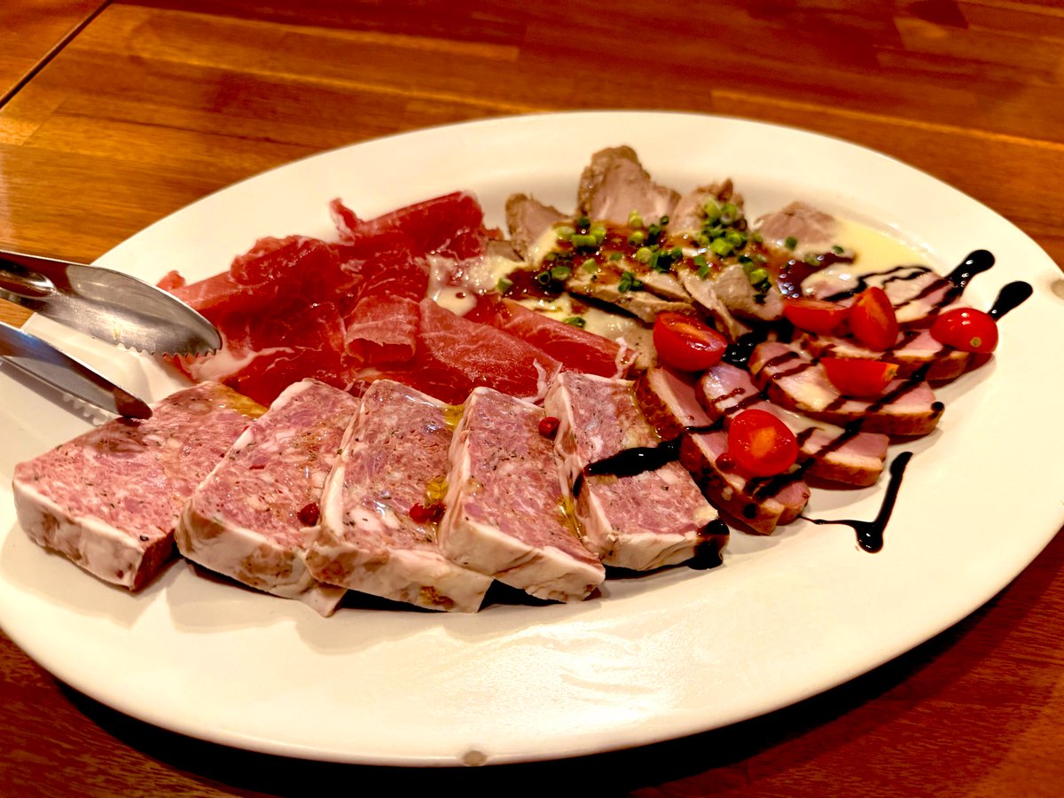 クリスマスパーティしてきました✨美味し過ぎたー!ワイン飲みまくって来た🍷 