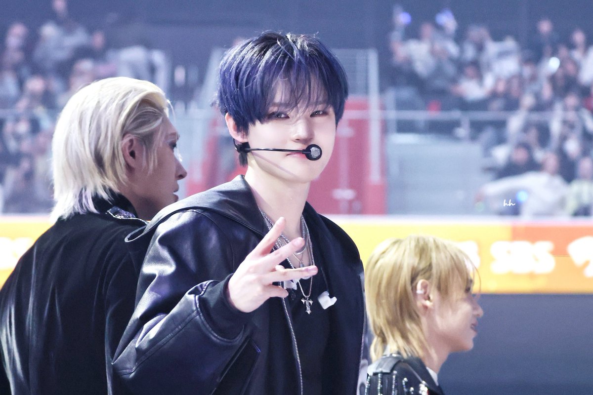 エメリル ꒰ঌ(ˊ˘ˋ  )໒꒱ L O V E ❤️