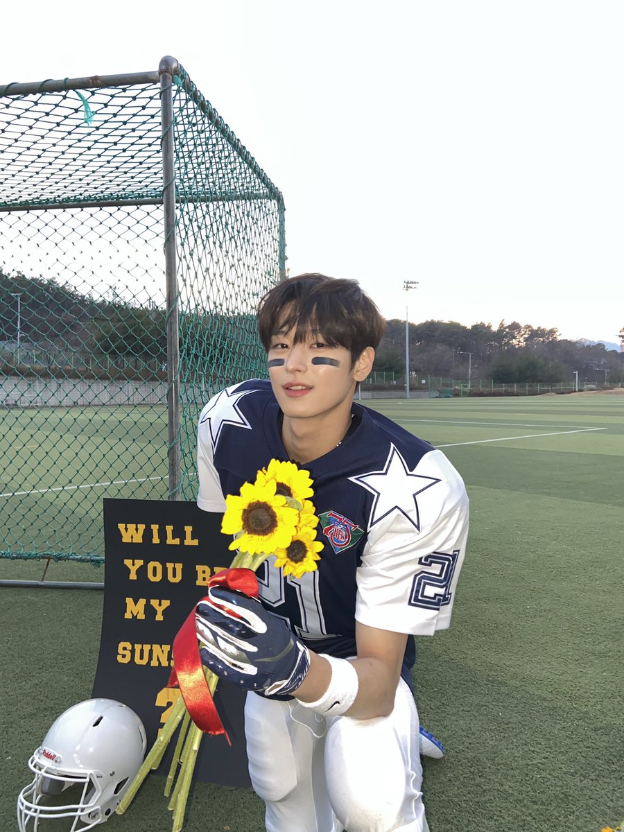 for82sy's tweet image. 5 years apart we got rugby juyeon on christmas again 🥳