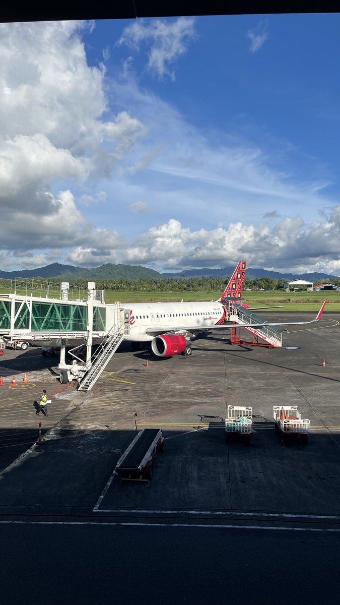 eerste_dag's tweet photo. hello manado https://t.co/QC6AMBu6lW