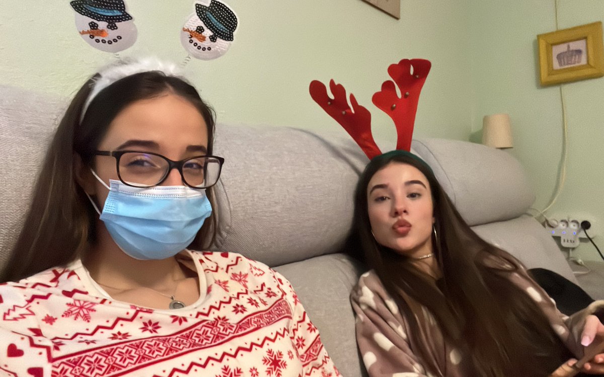 isaasanchezz03's tweet image. felis navidad criaturas 🎊🎁