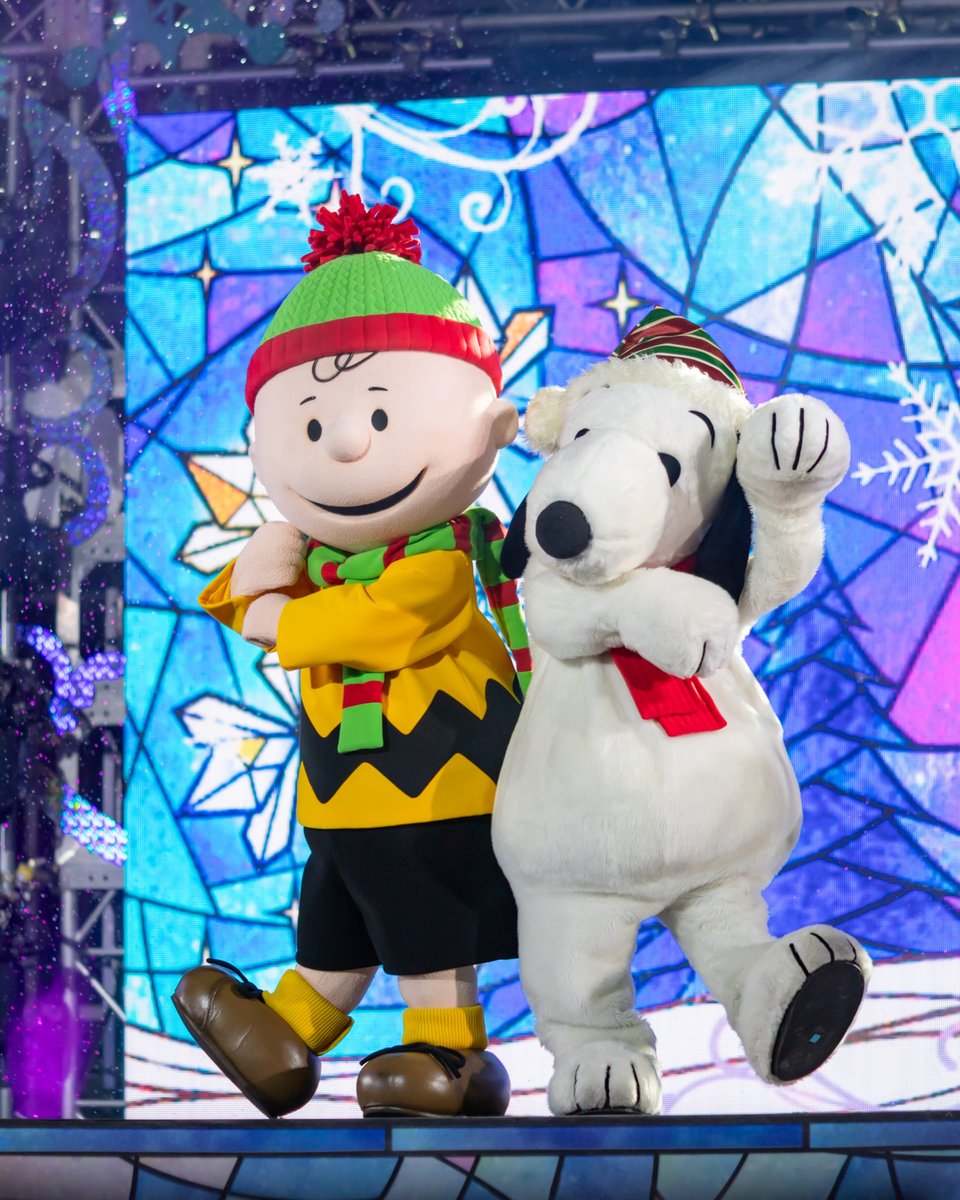 サンタチャーリー×トナカイスヌーピーのかわいさよ…🥺 #USJファン