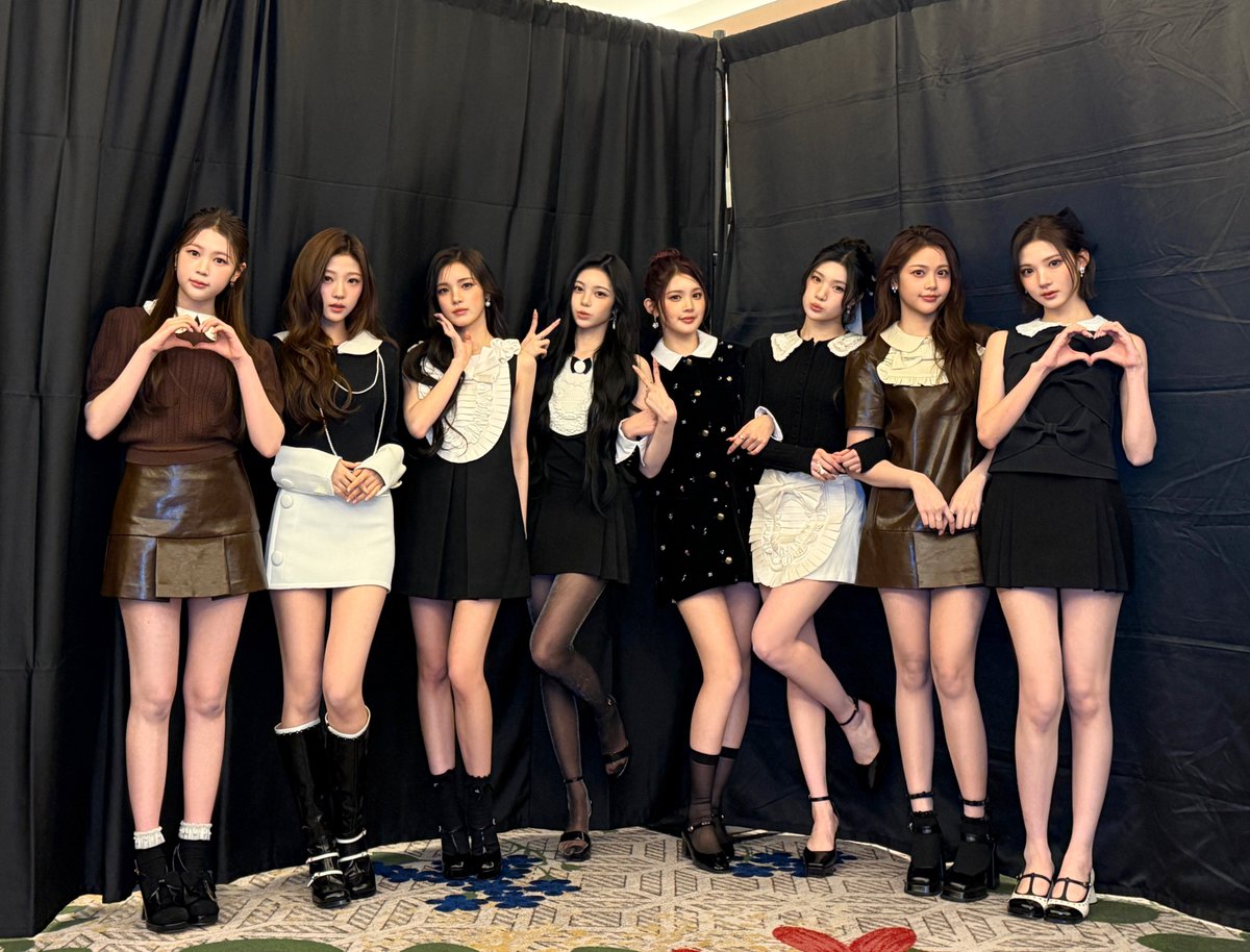 Hearts2Hearts's tweet image. Hearts2Hearts at 2025 SBS 가요대전 🎁

#Hearts2Hearts #하츠투하츠 #H2H 
#가요대전 #SBS가요대전 #2025SBS가요대전