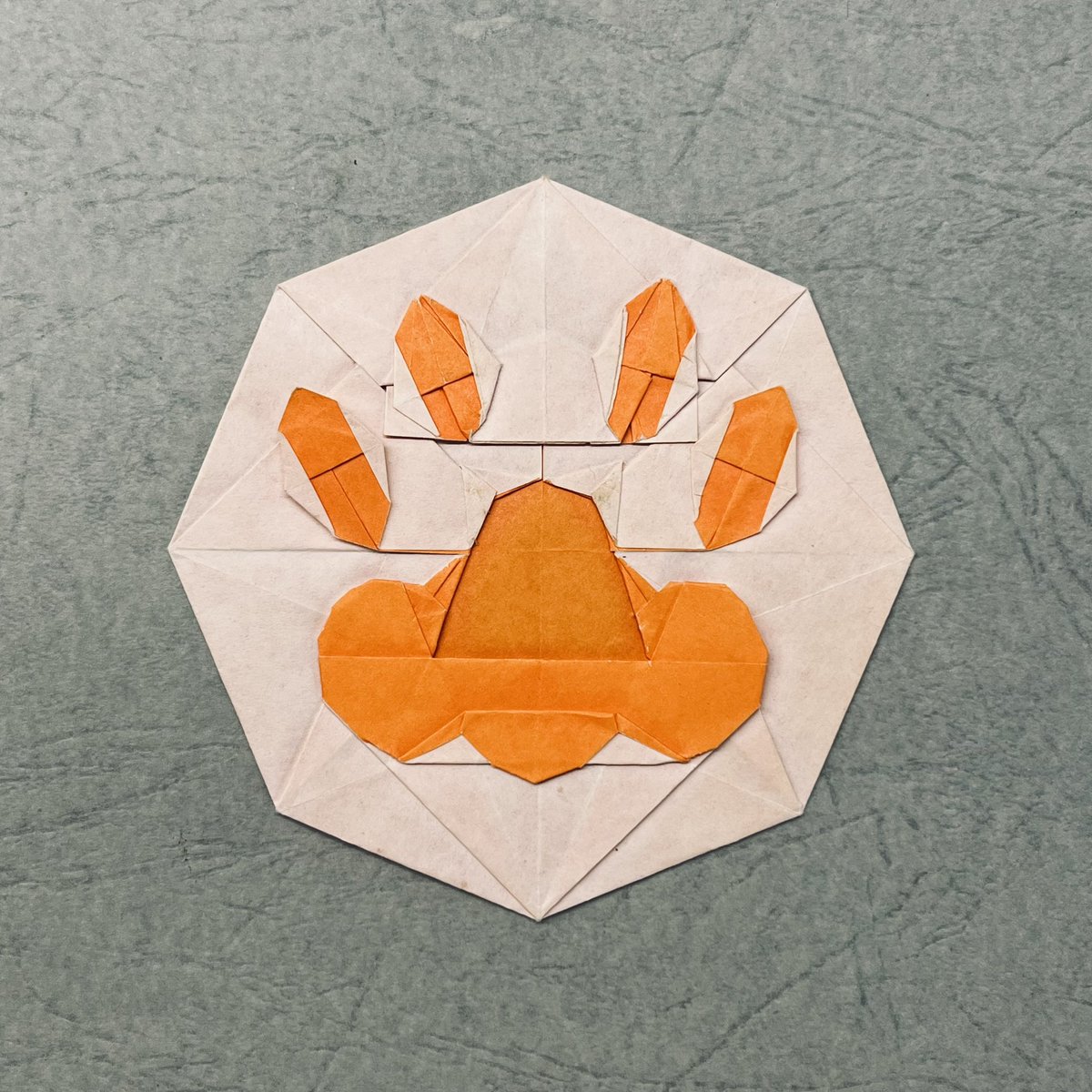 srfchen's tweet image. Paw Pad