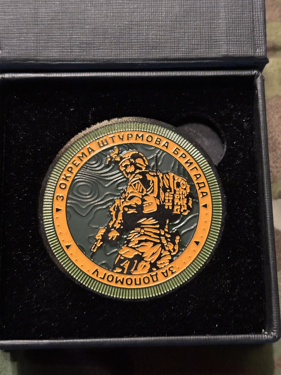 trinzu's tweet photo. I was handed over a very special coin from the 3rd Separate Assault Brigade.

It’s given to volunteers who have helped with aid worth more than 5 million UAH, which is over €100,000.

This coin is not just mine. It belongs to all of you, because you are the ones who made this possible. Every donation, every share, every bit of trust added up to this moment.

Thank you all!🇺🇦🫶🏻