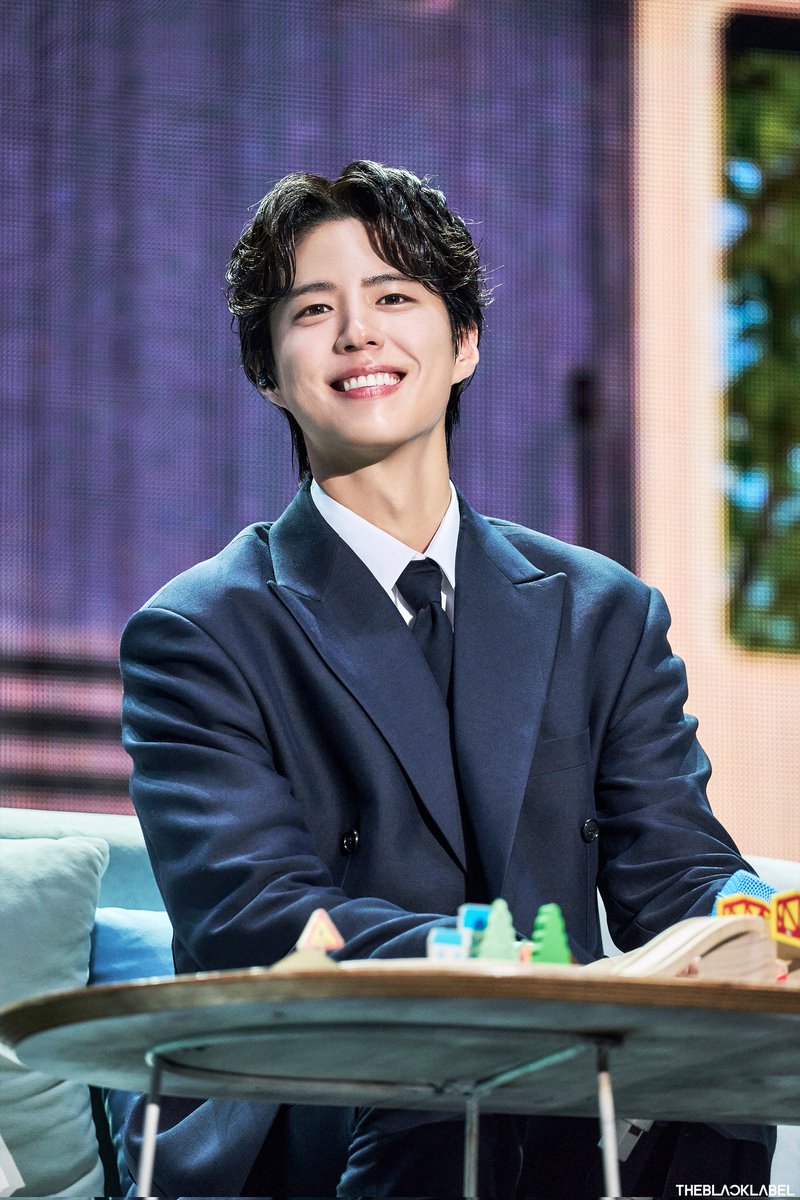 jgj0616's tweet image. On Your Way ㅡ
어느 계절에 있든지, B WITH YOU🩵
&amp;amp; Merry Christmas 🎄

@BOGUMMY 😇🖐✨️
#박보검 #BEWITHYOU