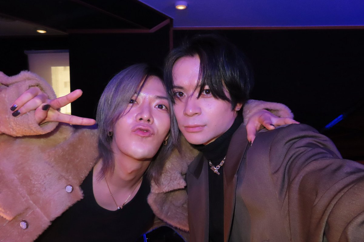 kotetu1660's tweet photo. YUTA 
Coverいつかのメリークリスマス 
(Itsuka no Merry Christmas) (B'z)

YUTAと初のセッションしました！
皆様素敵なChristmasをお過ごしください🎄

Merry Christmas🎅🎄

#YUTA #유타 #ユウタ 
#いつかのメリークリスマス 
#NCT #NCT127 https://t.co/0vFVkxzWN8