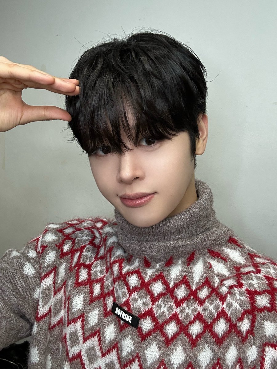 CYE_MEMBERS7's tweet image. 클로저 😁😝🤭 저랑 같이 행복한 크리스마스!!!!🎄오늘은 클로저의 마산타입니다! ㅋㅋㅋㅋㅋㅋ 어때요! 재밌지! ㅋㅋㅋㅋㅋ 너무너무 신기했어요! 예전의 크리스마스에 하나 아쉬움이 있었는데 이제 드디어 클로저랑 같이 첫 크리스마스를 보낼 수 있어서 너무너무 좋았습니다!

#마징시앙…