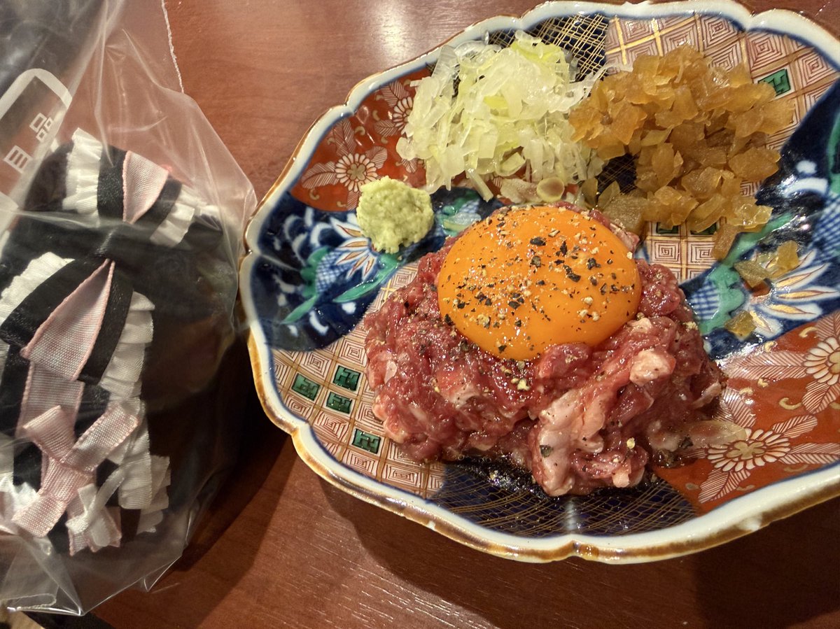 Sb2bF's tweet photo. まもちゃん、お肉だよ https://t.co/kZImcr1lwo