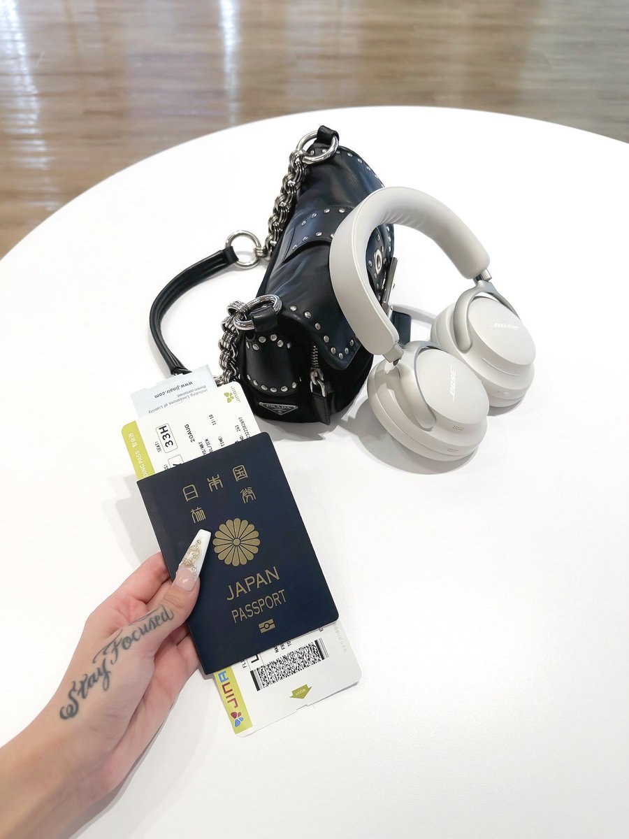 ジミンとヘッドホンお揃いなの嬉しい(= ₃ =)♡