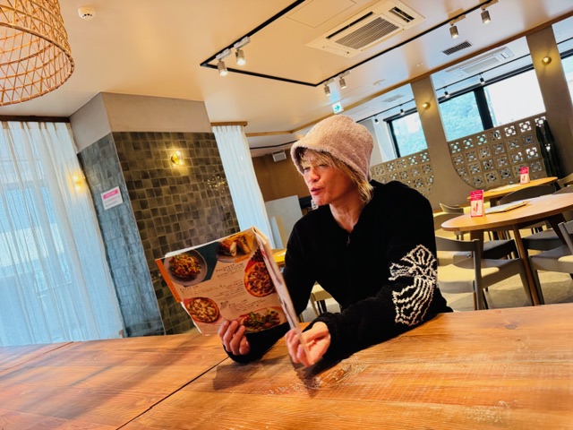 nus_saunahouse's tweet photo. 諸星和己さん、本日もライブ前にsaunahouseご利用いただきました✨

今回はレストランにもお立ち寄りいただき嬉しいです✨

ありがとうございます🎄🎁 https://t.co/Ycdk01pS2B