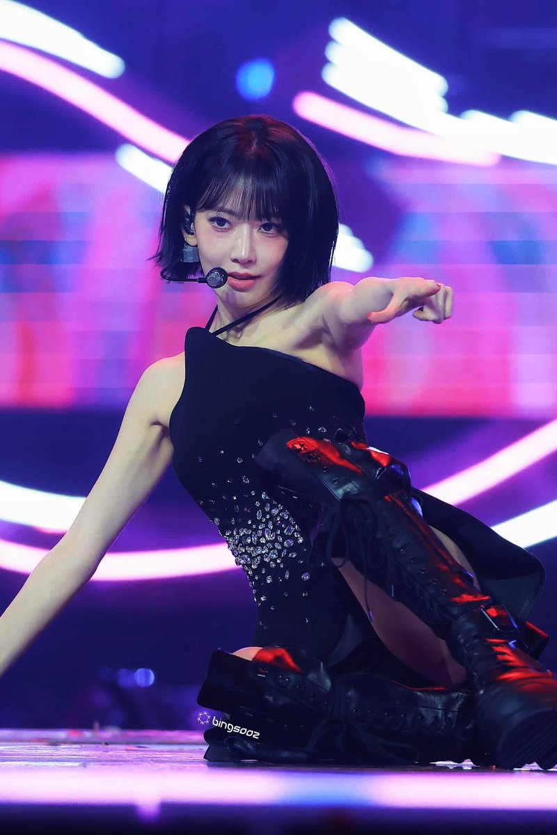 宮脇咲良 49thシングル選抜総選挙～まずは戦おう!話はそれからだランダム生写真 LE SSERAFIM宮脇咲良さん、14歳で語った目標は「HKT48としてレコ大新人