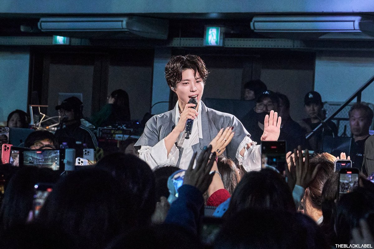 jgj0616's tweet image. #박보검 #BEWITHYOU
어느 계절에 있든지, B WITH YOU🩵
&amp;amp; Merry Christmas 🎄
@BOGUMMY ✨️

m.cafe.daum.net/BOGUMMY/V2MO/1…