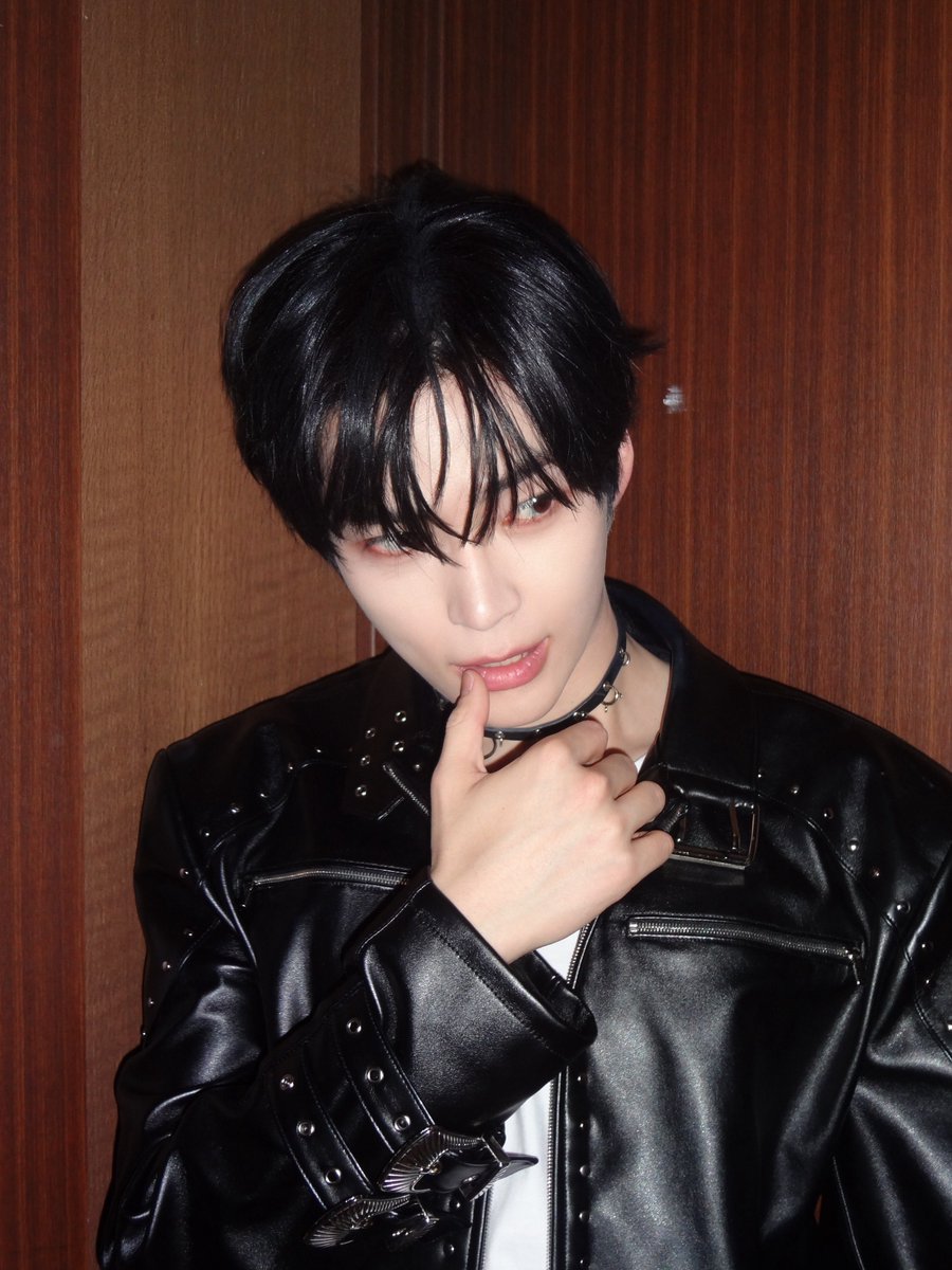 hak0ng's tweet image. 남자성한빈(상태: 내여자오린이들사랑하고그럼이제추구미보여드릴게)