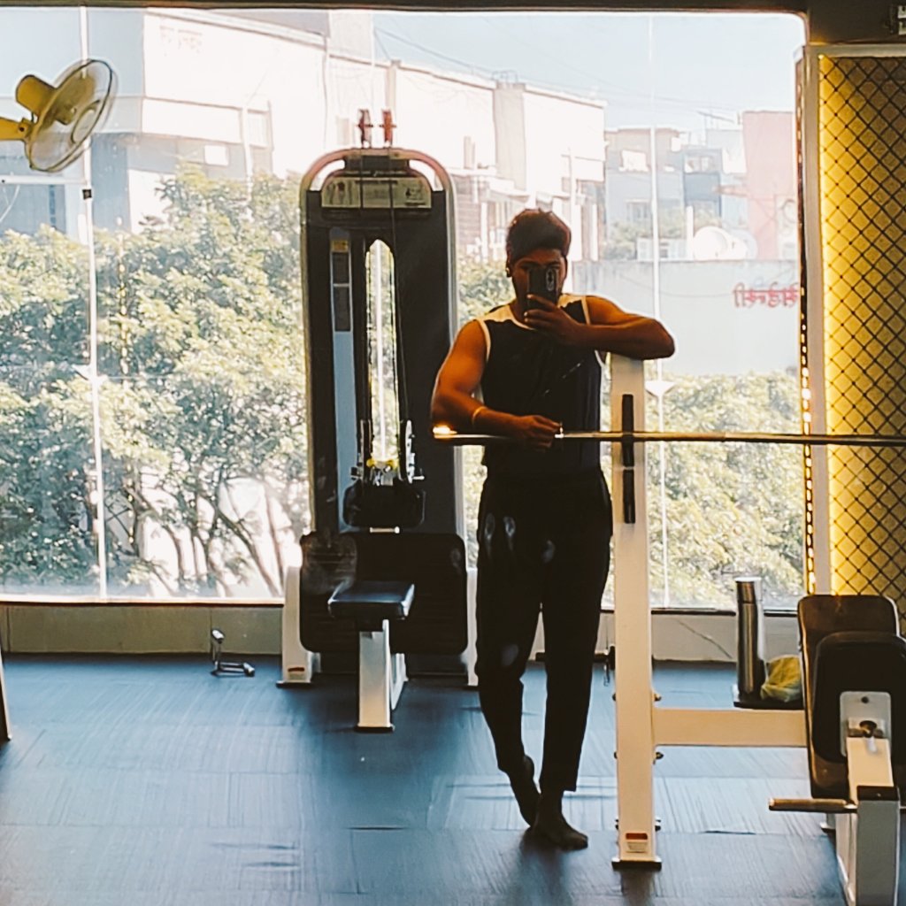 cleanindrayani's tweet photo. #FitnessMotivation #Christmas #gymporn #gymrat https://t.co/lYDbPpFJgA