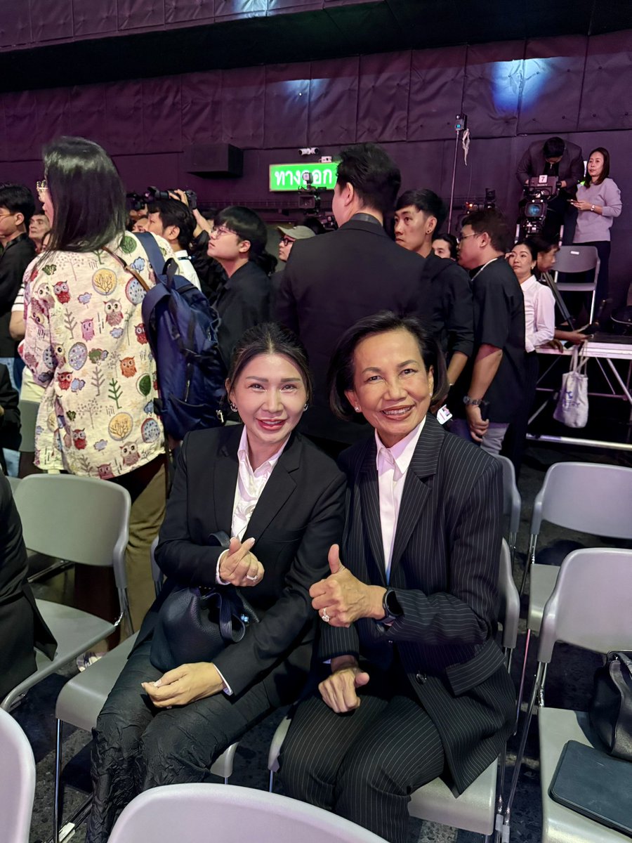 MP_Penchisa's tweet photo. #เพื่อไทย เปิดตัวผู้ประสงค์ลงสมัคร สส.ทั้งแบบแบ่งเขตและแบบบัญชีรายชื่อ ของ #พรรคเพื่อไทย จำนวน 500 คน

ภายใต้สโลแกน ' #เพื่อไทยทำได้ ทำให้ไทยยิ่งใหญ่ เลือกพรรคเพื่อไทย' #ยกเครื่องประเทศไทย #แคนดิเดตนายก #ยศชนันวงศ์สวัสดิ์ #สุริยะจึงรุ่งเรืองกิจ #จุลพันธ์อมรวิวัฒน์ #เพ็ญชิสา https://t.co/LRIYygytU7