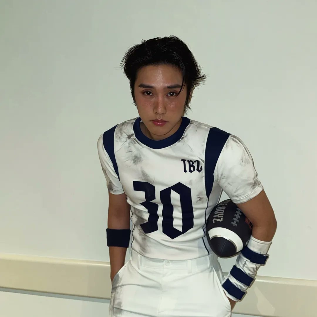 joahaejacob's tweet photo. 251225 📸 jakeyjbae instagram post
#제이콥 #JACOB 

🐰 merry christmas🏈 https://t.co/3Vz4JQgQ3a
