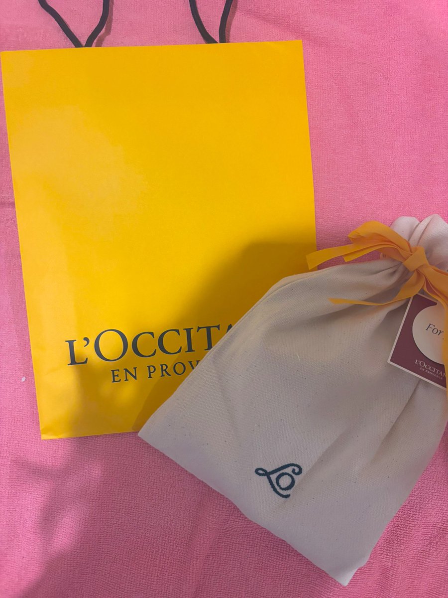 JapanClub_rin's tweet photo. プレゼントもらった🥹
みんな優しい♡♡ https://t.co/MJm0t3m0T4